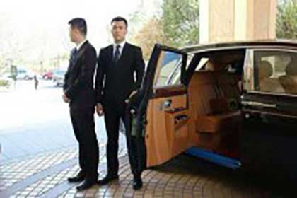 顧私人保鏢一天多少錢？（24小時(shí)保鏢多少錢？）